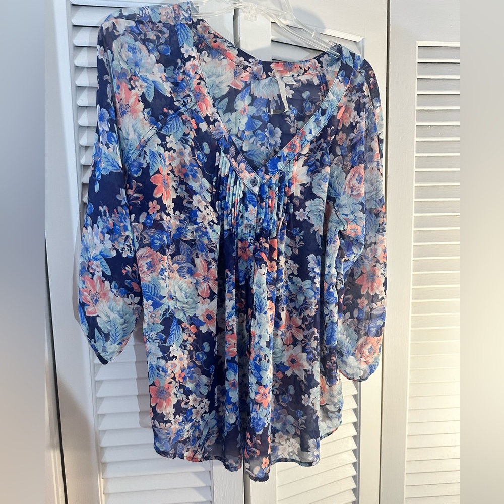 Lauren Conrad Navy and Coral Floral Blouse